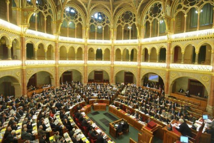 A kormányt kérdezhetik a képviselők