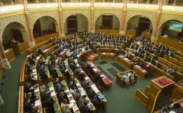 Huszonnyolc javaslat elfogadásával zárhatja idei munkáját a parlament