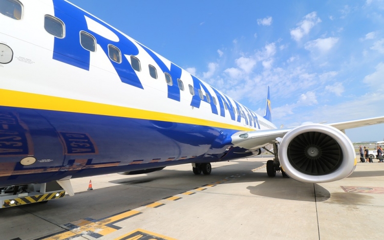 Magyar járatokat is töröl a Ryanair