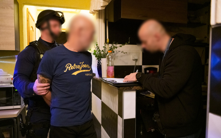 ATM-fosztogató bandát fogtak el a rendőrök
