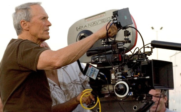 Terrorista támadás ér egy Párizsba tartó vonatot Clint Eastwood új filmjében