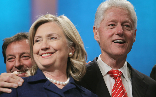 Hillary Clinton férjének is szerepet szánna a kormányzásban megválasztása esetén