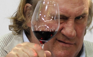 Négyezer euróra büntették Depardieu-t ittas vezetésért