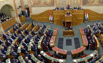 Öt törvényjavaslatról tárgyalnak a parlament
