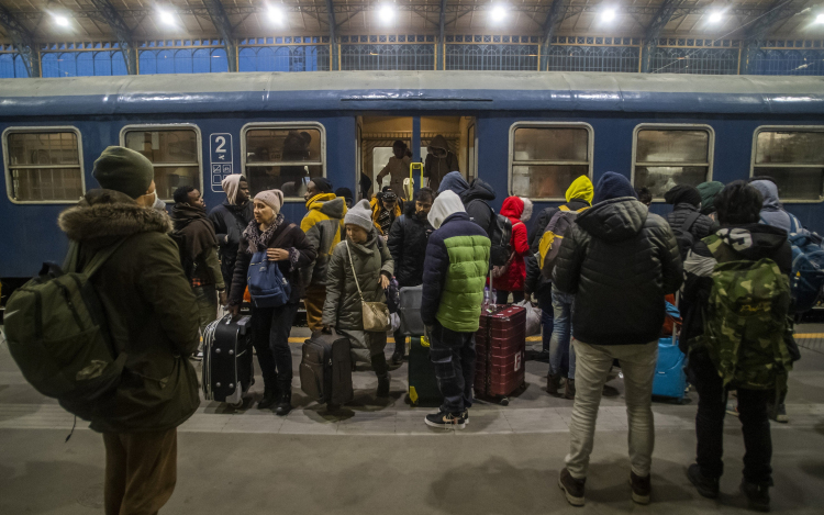 Az Európa Tanács menekültek befogadó országokból történő átvételére szólított fel
