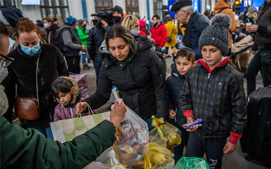 4 millió ukrajnai menekült részesült az unió által biztosított átmeneti védelemben