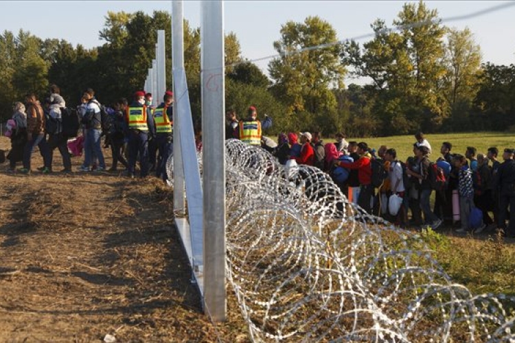 Illegális bevándorlás - Pénteken 7200-nál többen lépték át a határt