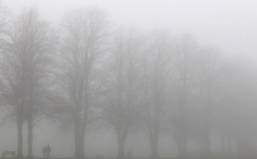 Többfelé sűrű ködre figyelmeztet a meteorológiai szolgálat