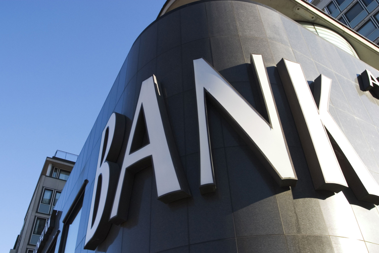 Levélbomba robbant egy amszterdami bankban