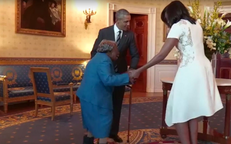 Táncra perdült örömében egy 106 éves hölgy, mert találkozhatott Obama elnökkel