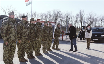 Megkétszerezik a határvédelemben részt vevő katonák számát