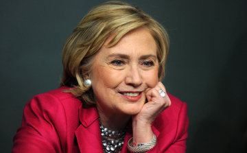 Veresége óta először a nyilvánosság előtt Hillary Clinton